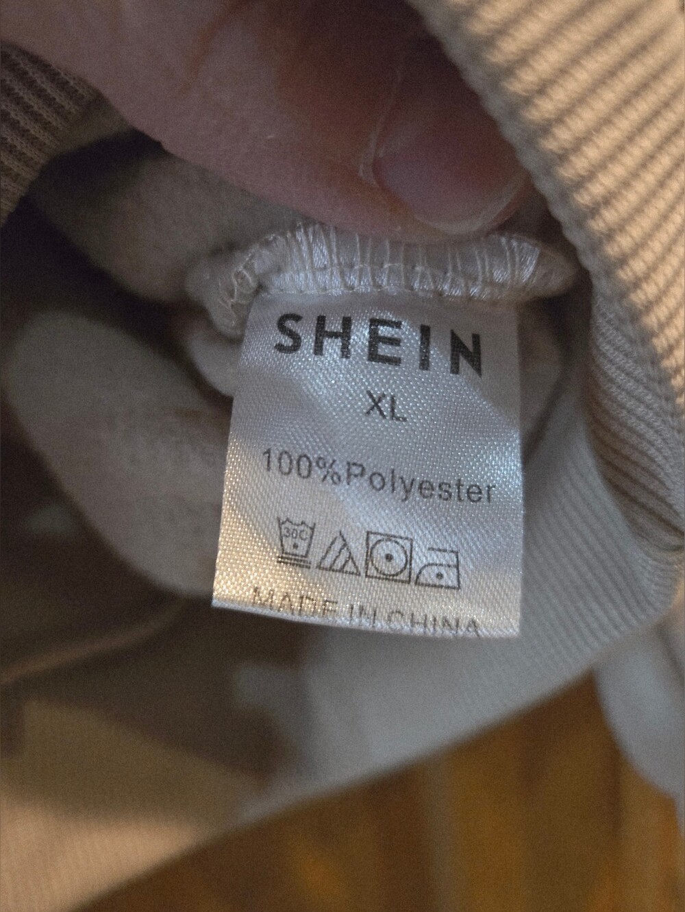 SHEIN Light Tan Sweatshirt with Red Boston Graphic - Picture 4 of 16
